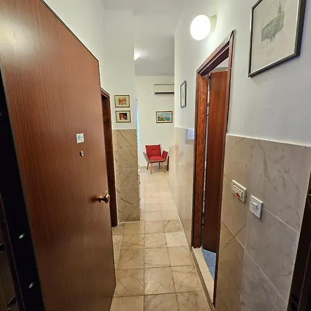 Apartment Center D16 In The Ancient Palace Split