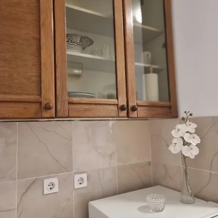 Center D16 In The Ancient Palace *