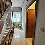 Center D16 In The Ancient Palace *