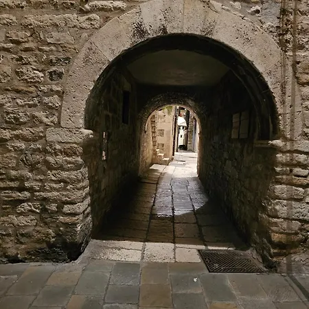 Dioklecian's Palace D16