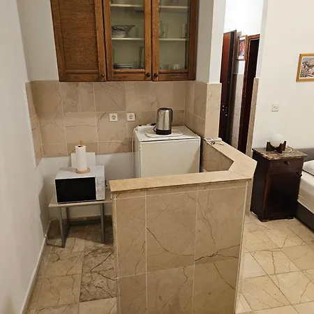 Center D16 In The Ancient Palace