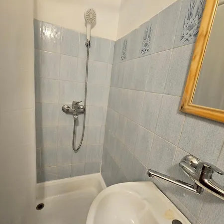 Center D16 In The Ancient Palace